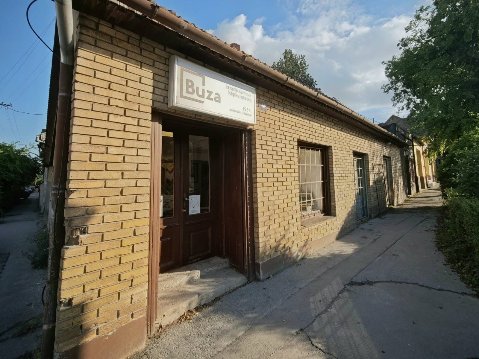 Radnja Buza - pogled pod uglom